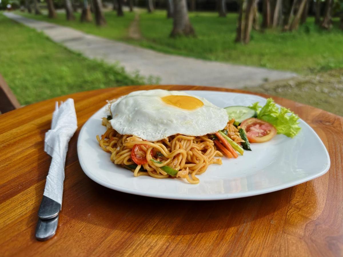 Coconut Hill Cottage Batununggul Ngoại thất bức ảnh
